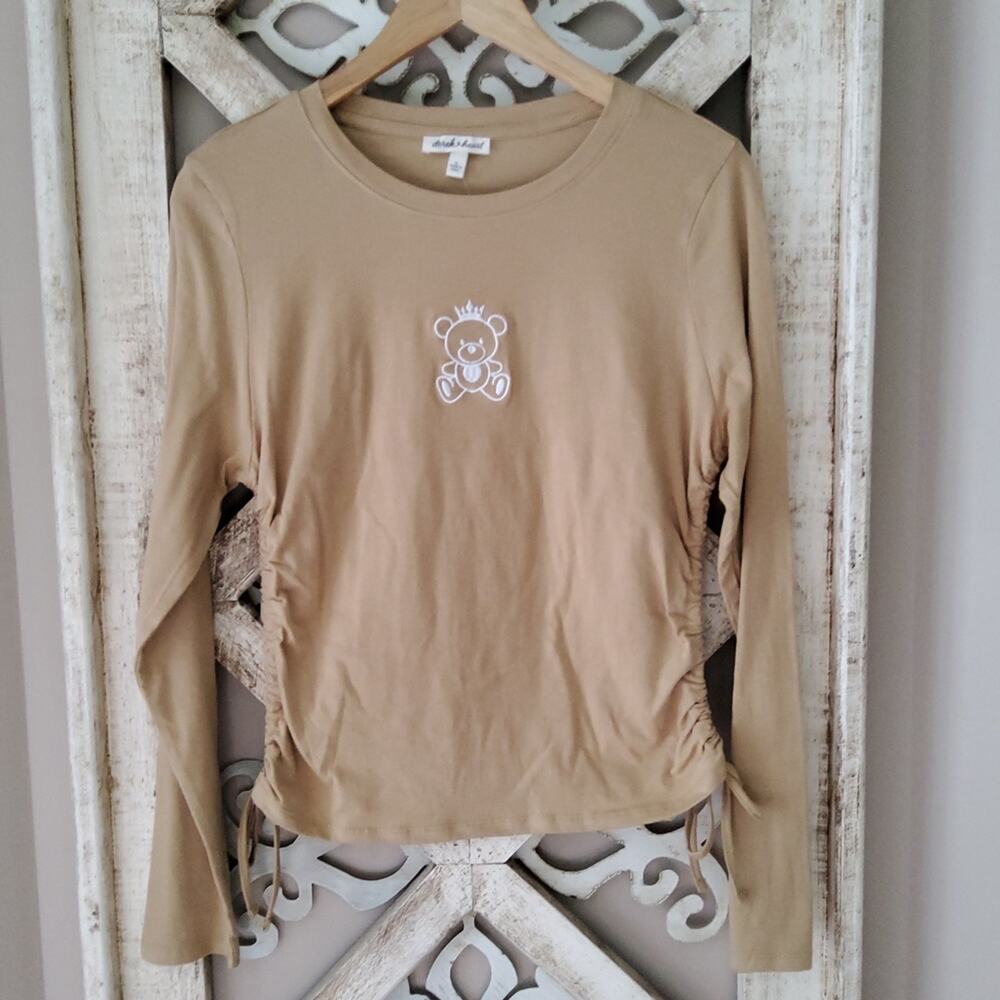 Derek Heart Junior Teddy Bear King Graphic Tie Ruched Side Long Sleeve Tee